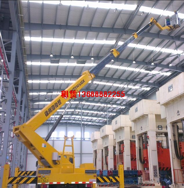 鋼結構廠房高空作業現場