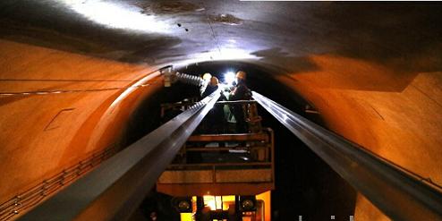 南疆鐵路吐庫二線中天山隧道施工正酣